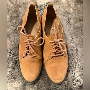 Bass Men's Light Brown Suede Oxfords